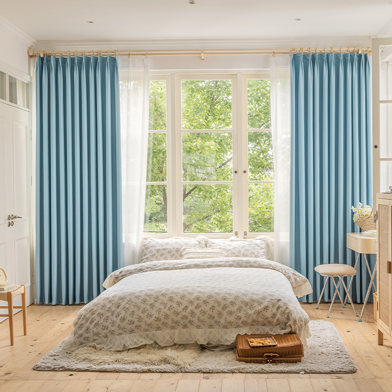 Hook-Style Blackout Curtains for the Bedroom
