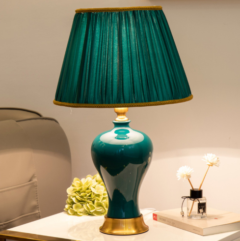 European-Style Decorative Table Lamp photo 7