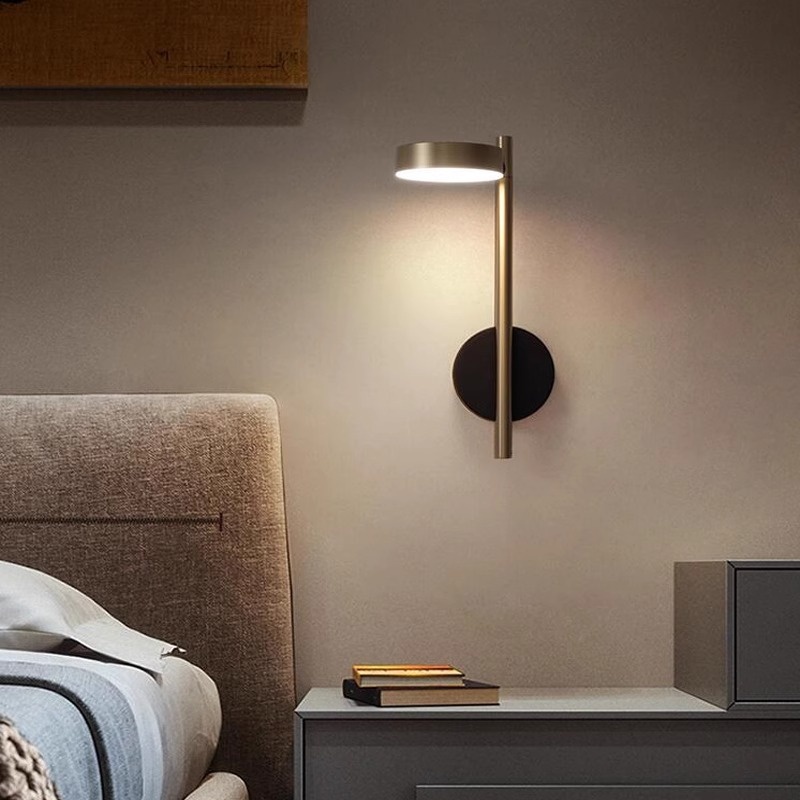 Swivel-Head Bedside Wall Lamp photo 4