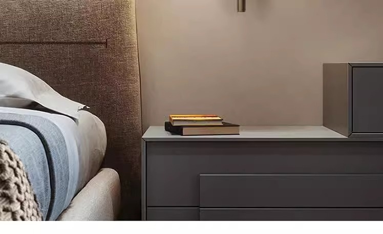 Swivel-Head Bedside Wall Lamp photo 7